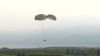 漢光演習吸睛！運輸機空投4噸悍馬車