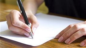 代寫、寫字／shutterstock