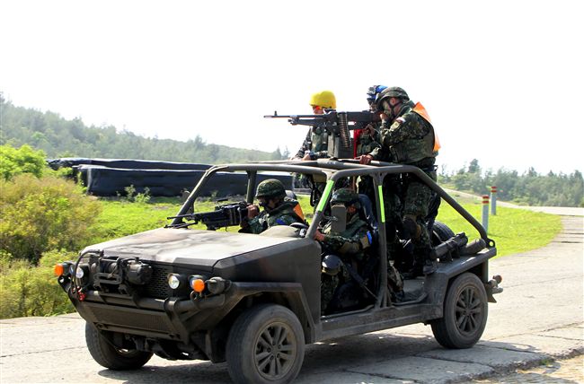 漢光32號「聯勇操演」特戰突擊車。（記者邱榮吉/屏東拍攝）