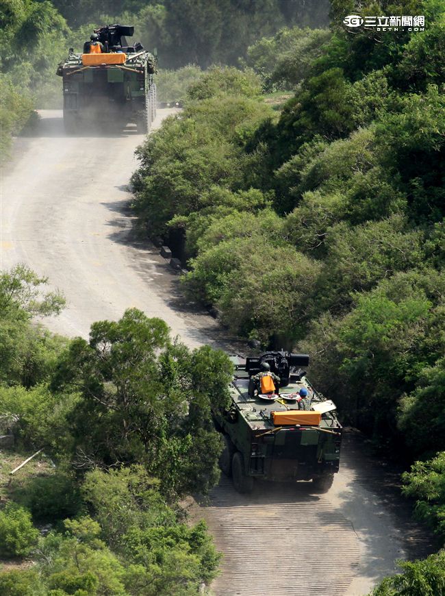 漢光32號「聯勇操演」CM33雲豹輪型戰鬥車在演習中測試其作戰功能。（記者邱榮吉/屏東拍攝）