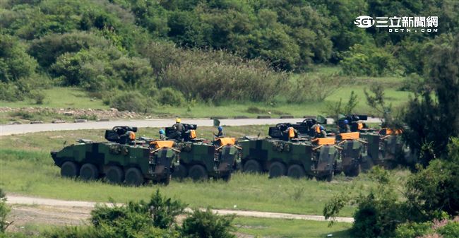 漢光32號「聯勇操演」CM33雲豹輪型戰鬥車在演習中測試其作戰功能。（記者邱榮吉/屏東拍攝）