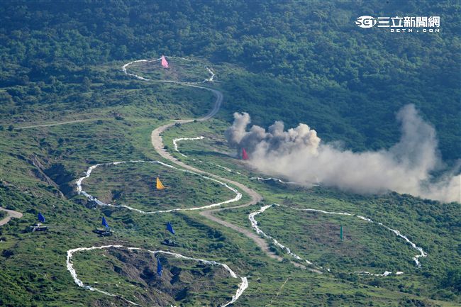 漢光32號「聯勇操演」在仁壽山訓場實施三軍聯合實彈演練。（記者邱榮吉/屏東拍攝）