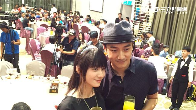 林佑威擁連俞涵：很開心跟她一起突破