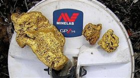 礦工,金塊,礦石,金幣,運氣,幸運,好運,黃金,金礦
(翻攝鏡報)