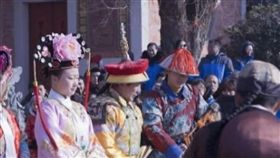 乾隆,詐騙（圖／翻攝自騰訊視頻）
http://news.qq.com/a/20160824/045169.htm