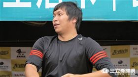 羅嘉仁26日賽前現身新莊棒球場（圖／記者王怡翔攝）