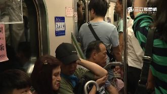 身障乘客輪椅擋座　酒醉男飆罵要讓位