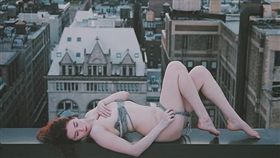 美女高樓照片（圖／翻攝自mamudsny Instagram）