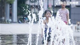 夏天,高溫,天氣,氣象,準氣象,玩水, 記者林敬旻攝