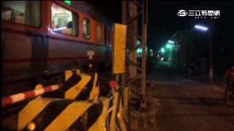 天暗看不見！女大生闖柵欄遭火車撞上