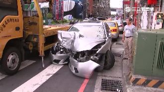 駕駛喝茫照開車　撞柱彈飛害5人受傷