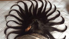 妹妹、頭髮、賴床（圖／翻攝自しゅーな ‏推特）