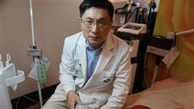 22歲高挑正妹　因為這樣不敢交男朋友（圖／童綜合醫院）