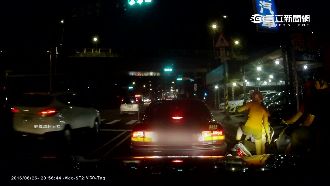 路中央倒車撞母女　肇逃稱「趕時間」