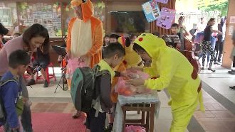 開學日登場　校長化身皮卡丘收服新生