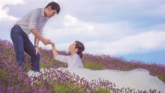 婚照曝光！陳怡蓉偕尪重溫「薰衣草」