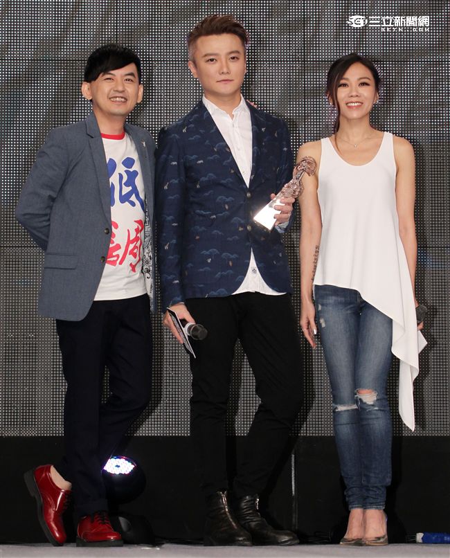 「FIGHTING吧天團」成軍阿沁任阿爾發總經理，蔡健雅、黃子佼送上祝福。（記者邱榮吉/攝影）	