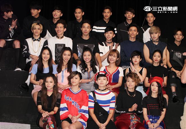 「FIGHTING吧天團」成軍，阿沁接任阿爾發總經理。（記者邱榮吉/攝影）