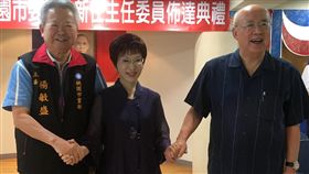 國民黨主席洪秀柱（中）參加桃園市黨部主委楊敏盛（左）佈達（圖／國民黨提供）