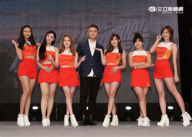 「FIGHTING吧天團」成軍，阿沁接任阿爾發總經理。（記者邱榮吉/攝影）