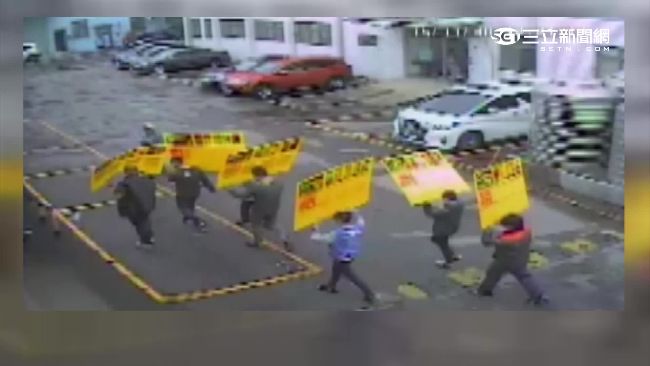 蕭姓負責人9年前捲入債務糾紛，高男找來黑道喬事，小弟天天到公司鬧事，最後卻被黑吃黑吞掉1千萬，蕭男與高男最後報警處理。（圖／資料照）