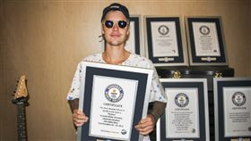 小賈斯汀,Justin Bieber,金氏世界紀錄　圖／翻攝自guinnessworldrecords
