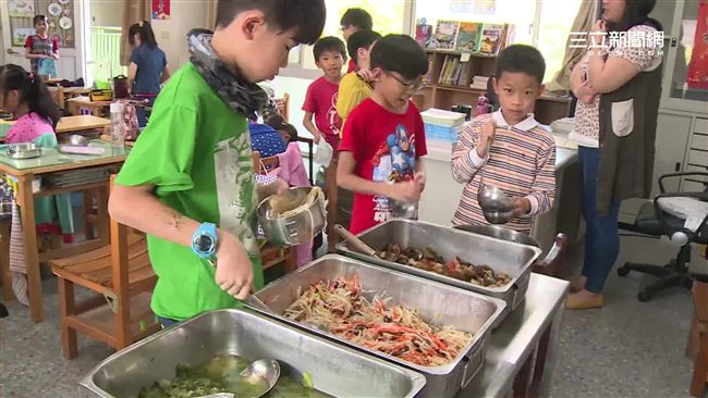營養午餐取消水果？農委會：再溝通