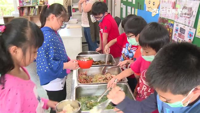 高雄上半天班課　各校午餐供應不一