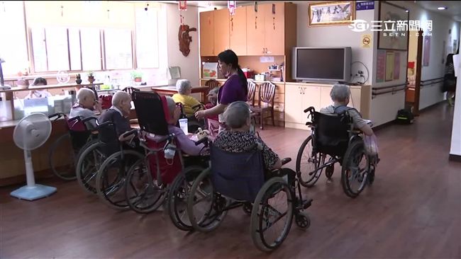 女兒四年級才外遇　裁定須扶養中風爸