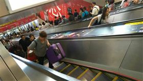-忠孝復興站-手扶梯-圖/民眾提供
