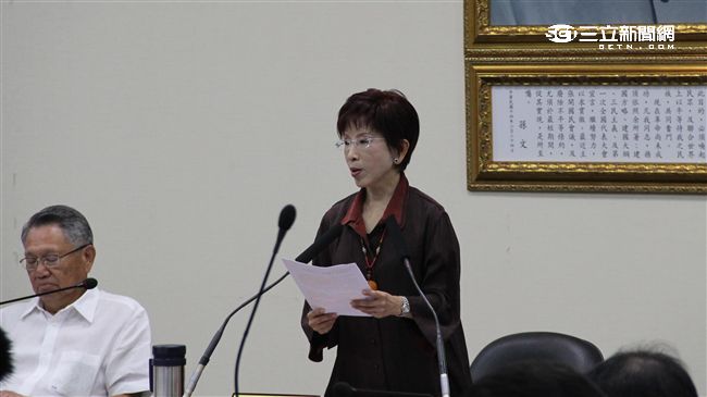軍公教遊行　柱：會與他們站在一起