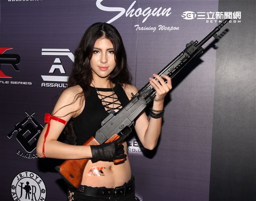 哈武祭辣妹Fresa黑莓。（記者邱榮吉/攝影）