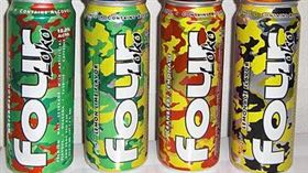 失身酒,水果酒,Four Loko
翻攝自維基百科
https://en.wikipedia.org/wiki/Four_Loko#/media/File:Fourlokoproducts.jpg