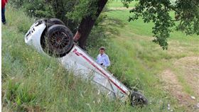 超跑 車禍
http://www.newsit.gr/default.php?pname=Article&art_id=292672&catid=7