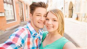 另一半與異性這些肢體接觸　調查：逾四成民眾不能接受