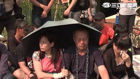 陳菊真的要幹！高雄果菜市場居民鐵鍊瓦斯筒與警對峙中