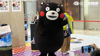 一出場就摔跤！熊本部長地震後首登台