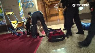 惡煞砸車女又墜樓　社區夜晚不平靜