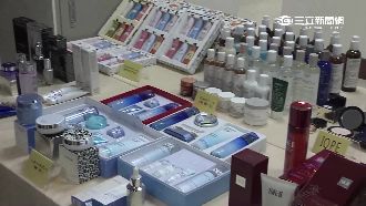 國際彩妝網拍5折賣　員警一驗是假的
