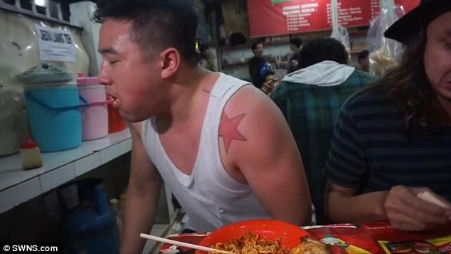 挑戰印尼死亡辣麵　英廚師一度失聰