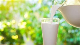 牛奶_shutterstock