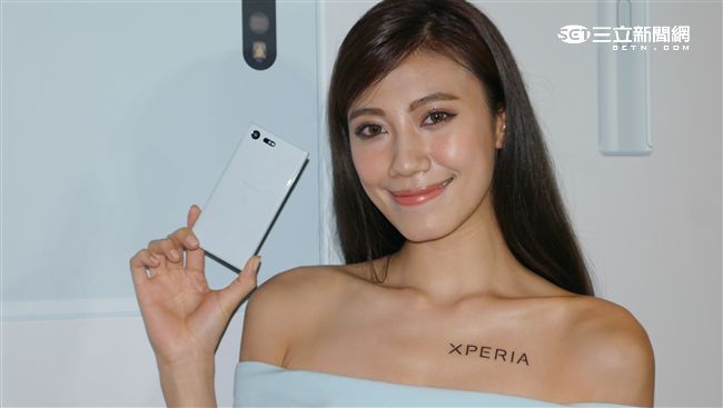 X Compact　單手使用更便捷