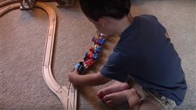 火車,倫理,道德,問題,邏輯,公平,工人,列車(https://www.youtube.com/watch?v=-N_RZJUAQY4)