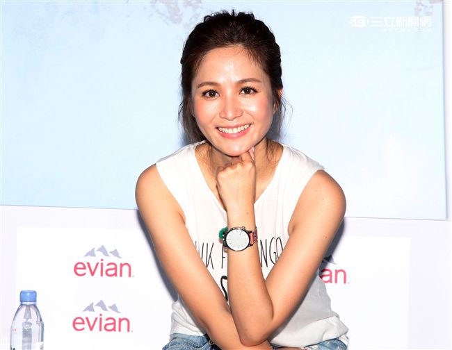 甜心女神吳怡霈在法國阿爾卑斯山滑雪，有一段沒人知道的甜蜜小艷遇。（記者邱榮吉/攝影）