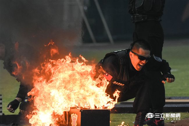 LAMIGO舉辦阿迷趴，憲兵特勤隊展現精實操演。（圖／記者林敬旻攝）