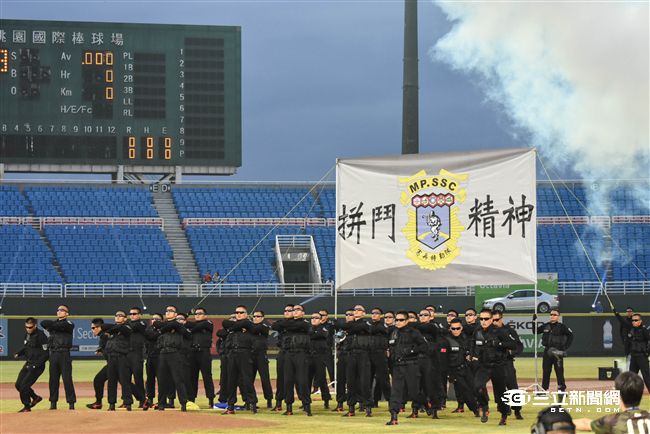 LAMIGO舉辦阿迷趴，憲兵特勤隊展現精實操演。（圖／記者林敬旻攝）