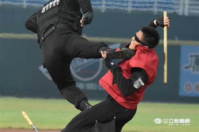 LAMIGO舉辦阿迷趴，憲兵特勤隊展現精實操演。（圖／記者林敬旻攝）