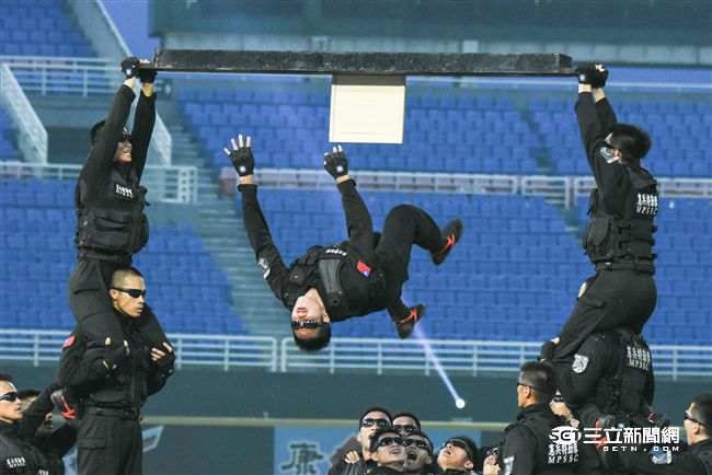 LAMIGO舉辦阿迷趴，憲兵特勤隊展現精實操演。（圖／記者林敬旻攝）
