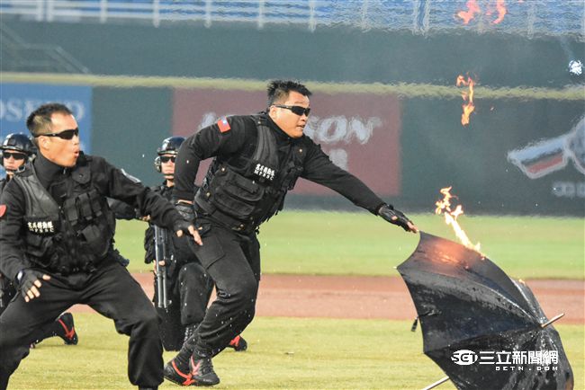 LAMIGO舉辦阿迷趴，憲兵特勤隊展現精實操演。（圖／記者林敬旻攝）