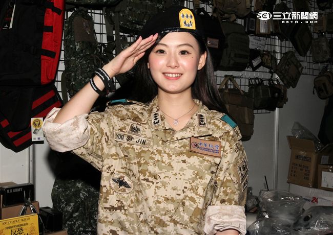 武哈祭正妹柯若若。（記者邱榮吉/攝影）